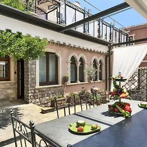 relais-147.taorminaitalyhotels.com/